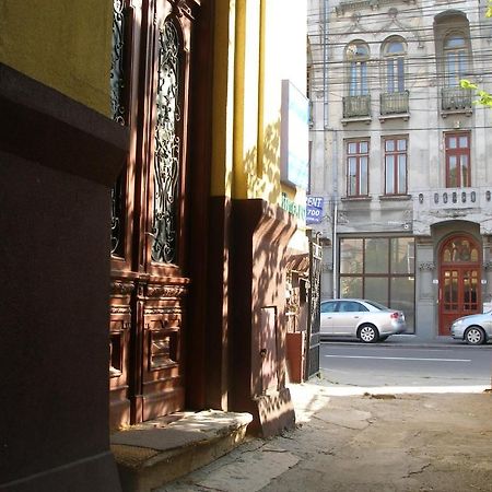 Kretan Hostel Bukarest Eksteriør billede