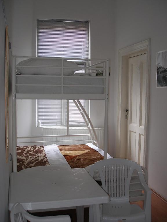 Kretan Hostel Bukarest Værelse billede