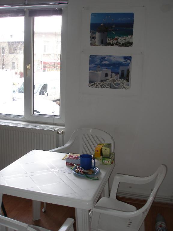 Kretan Hostel Bukarest Værelse billede