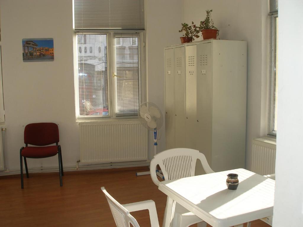 Kretan Hostel Bukarest Værelse billede