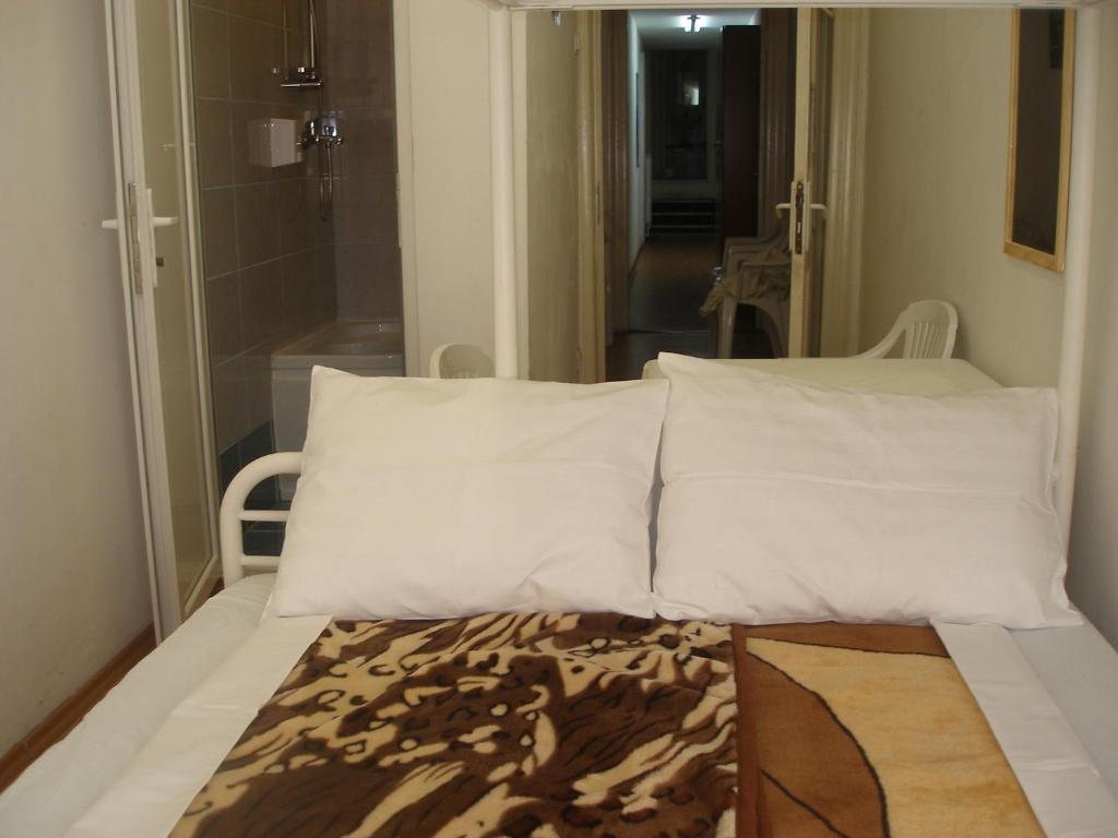 Kretan Hostel Bukarest Værelse billede