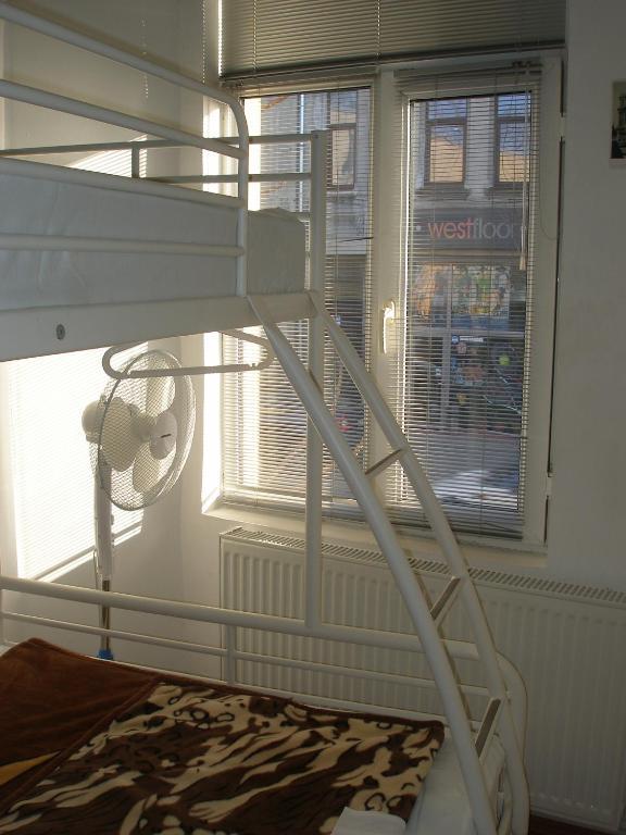Kretan Hostel Bukarest Eksteriør billede
