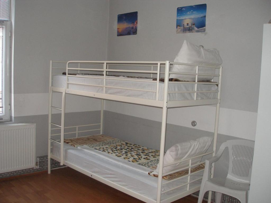Kretan Hostel Bukarest Eksteriør billede