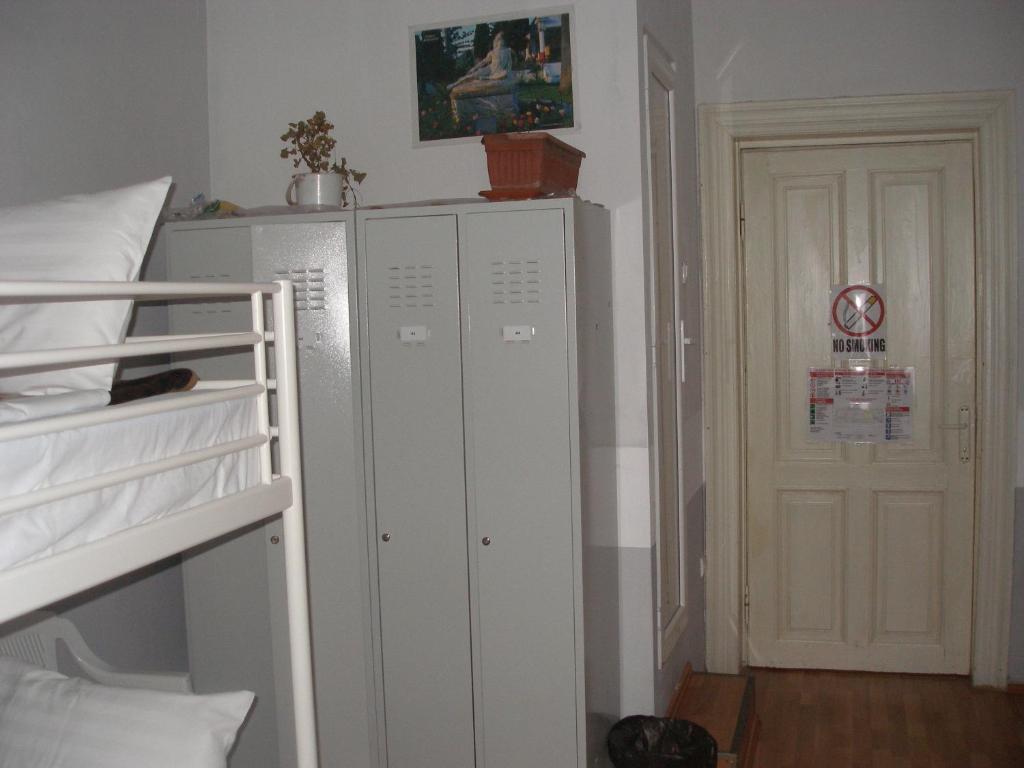 Kretan Hostel Bukarest Værelse billede